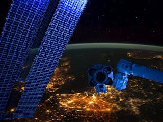 Vue de la station ISS la nuit