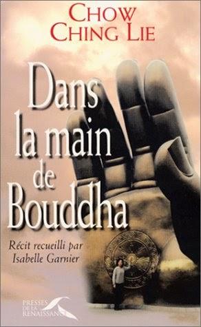 Dans la main de Bouddha.