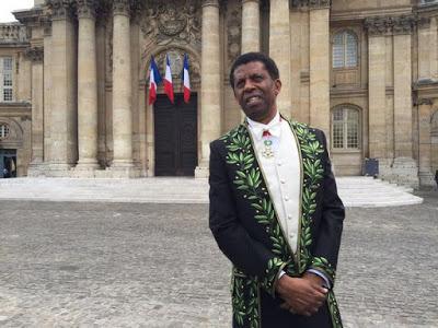 Dany Laferrière officiellement au fauteuil n° 2