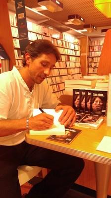 Mehdy Brunet à Bressuire - La dédicace