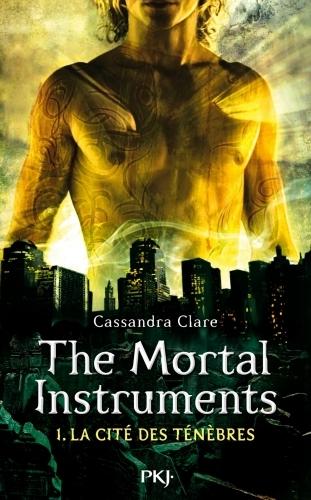 La pal au soleil #2 Couverture La Cité des Ténèbres / The Mortal Instruments, tome 1 : La Coupe mortelle