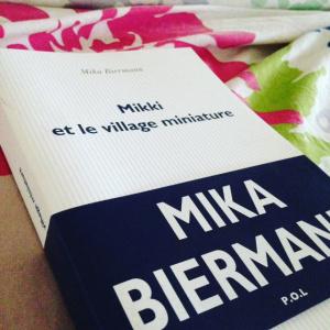 Mikki et le village miniature – Mika Biermann