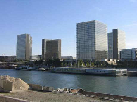 « Vue globale de la BNF1 » par Thesupermat (d · c · b) — Photo personnelle. Sous licence Image non libre via Wikipédia 