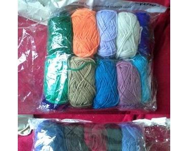 Lot de 20 pelotes de laine de 25g en acrylique