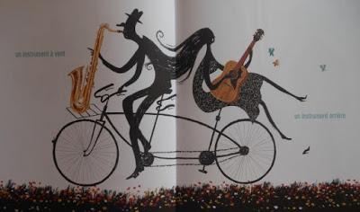 Mère Noël pense aux jeunes lecteurs