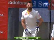 Hugh Jackman à nouveau ridiculisé... en voulant jouer au cricket !